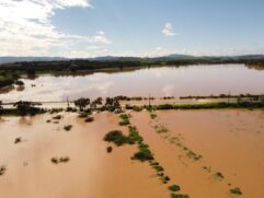 Entre os principais pontos de atenção está o rio Una, que corta a região central de Suzano