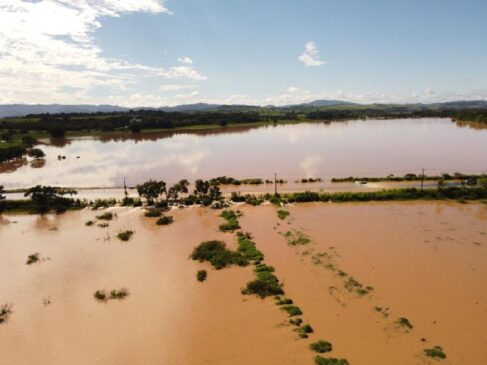 Entre os principais pontos de atenção está o rio Una, que corta a região central de Suzano
