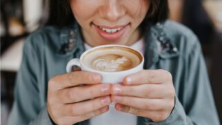 Embora o café possa ser um aliado da saúde cerebral, ele não faz milagres sem estar combinado a outros fatores