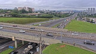 Maior congestionamento é registrado na rodovia Raposo Tavares, chegando a quase uma hora