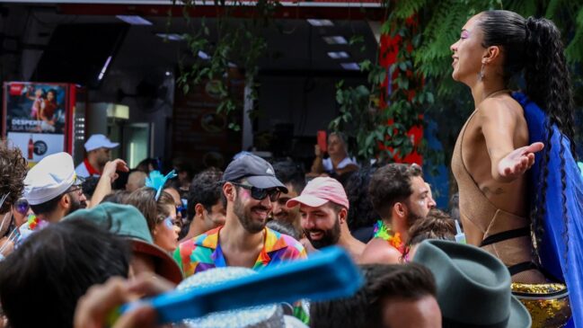 Paulistanos têm relação contraditória com a maior festa popular do País