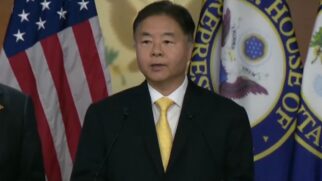 Deputado federal dos Estados Unidos, Ted Lieu, da Califórnia, fez afirmações públicas gravíssimas envolvendo o presidente Donald Trump e os chamados 'arquivos de Epstein'