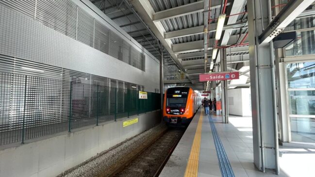 Por conta do alagamento, diversos equipamentos de via foram danificados