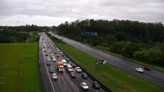 Já no Sistema Anchieta-Imigrantes, a Imigrantes flui ligeiramente melhor que a Anchieta no momento