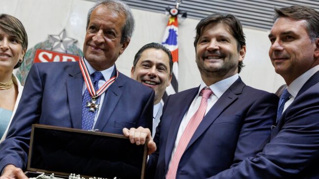 Valdemar Costa Neto durante homenagem na Alesp