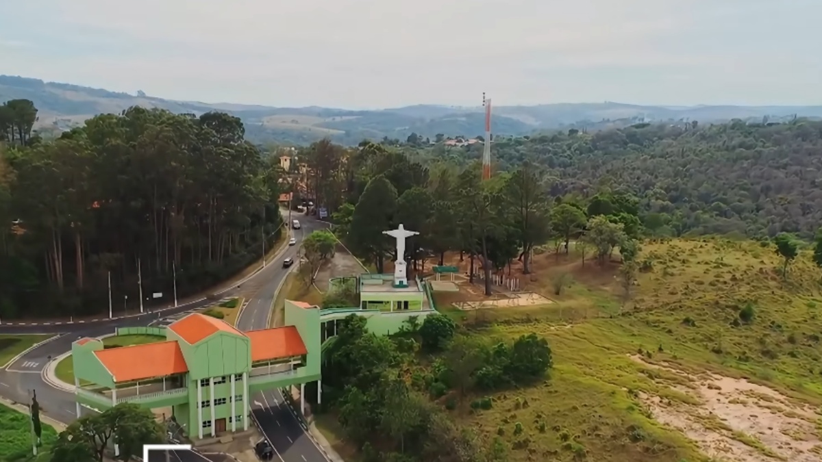 ‘Pequena Itália’ fica a 1h de São Paulo e combina adrenalina de parques com o charme do campo