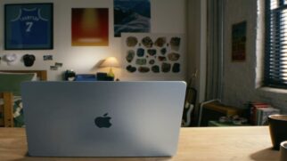 Lançado em 2006, o MacBook substituiu iBook e PowerBook e marcou uma nova era na Apple
