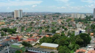 Sem área rural e com ocupação totalmente urbana, Taboão da Serra cresceu espremida na Grande São Paulo e virou retrato do adensamento brasileiro.