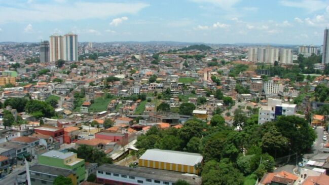 Sem área rural e com ocupação totalmente urbana, Taboão da Serra cresceu espremida na Grande São Paulo e virou retrato do adensamento brasileiro.