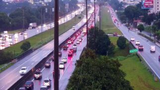 Na Anchieta, o motorista ainda encontra 2 km de lentidão na chegada à capital