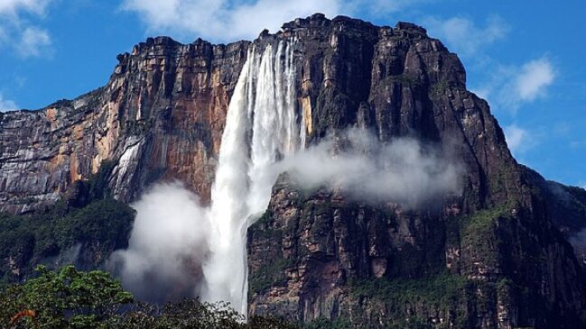 No Parque Nacional Canaima, encontra-se uma das maravilhas naturais mais impressionantes do planeta: o Salto Ángel