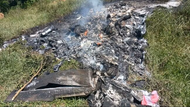 Queda de avião deixou 2 mortos