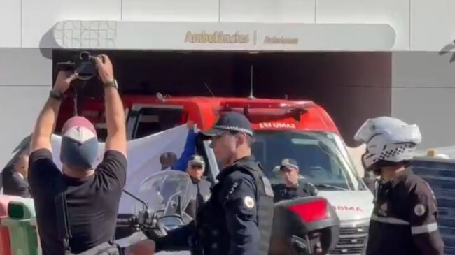 Momento em que Bolsonaro chegou a hospital em Brasília