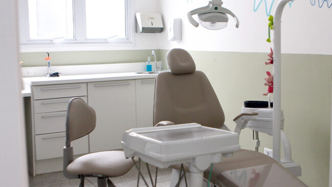Já no primeiro andar ficará o novo Centro de Especialidades Odontológicas, que contará com 11 consultórios destinados a tratamentos especializados em saúde bucal