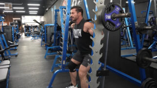 Agachamento é apontado por especialistas como um dos exercícios mais completos para quem passou dos 40 anos