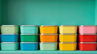 Uso de cores em agendas e cadernos ajuda pessoas com TDAH a organizar tarefas e prioridades no dia a dia.