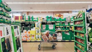 Planejamento e escolhas estratégicas ajudam a reduzir em até 30% o valor final das compras