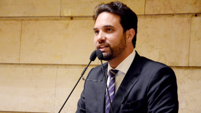 A defesa do Dr. Jairinho solicitou o adiamento da sessão, alegando problemas no acesso a provas