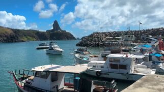Arquipélago de Fernando de Noronha, em Pernambuco, guarda uma peculiaridade que surpreende muitos visitantes: nenhum nascimento é registrado na ilha desde 2004