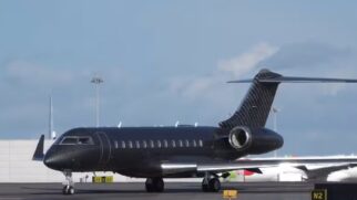 Aeronave é um Bombardier Global Express XRS, com valor de mercado estimado em £ 61 milhões (aproximadamente R$ 380 milhões)