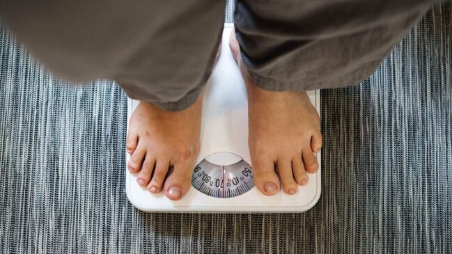 Atualmente, cerca de 25,7% dos adultos brasileiros convivem com a obesidade no Brasil, de acordo com dados da Vigitel