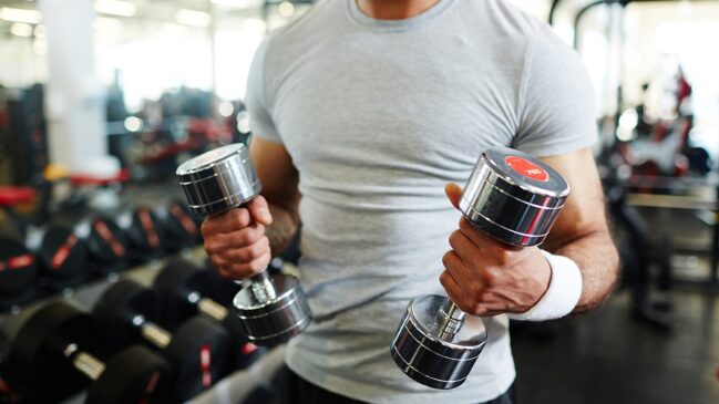 A progressão de carga pode ser feita ao aumentar o tempo de execução de cada repetição