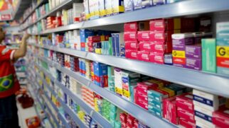 Lei sancionada não permite a venda de medicamentos em prateleiras comuns do supermercado