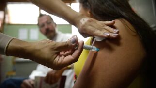 Vacinação contra a gripe começa neste sábado em São Paulo