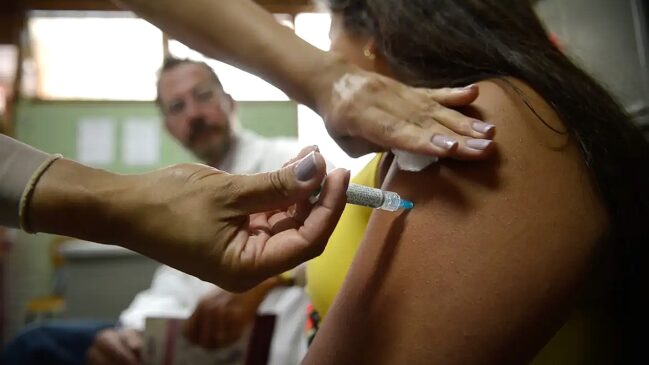 Vacinação contra a gripe começa neste sábado em São Paulo