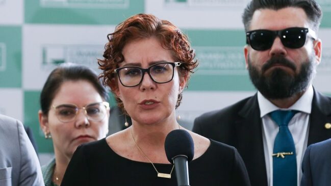 Carla Zambelli está presa desde 29 de julho de 2025