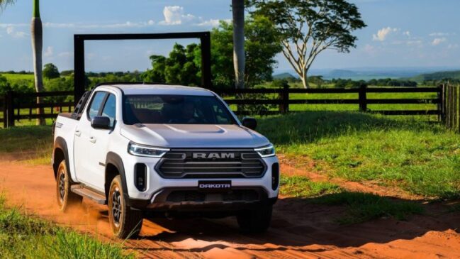 Aposta da marca para o segmento de picapes médias, a nova Dakota faz sua estreia no Show Safra Mato Grosso com motor de 200 cavalos