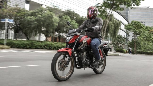 A Yamaha aparece na segunda posição, com 22.532 motocicletas vendidas e 13,1% de participação, seguida por um grupo de fabricantes que vem ampliando gradualmente sua presença no mercado brasileiro