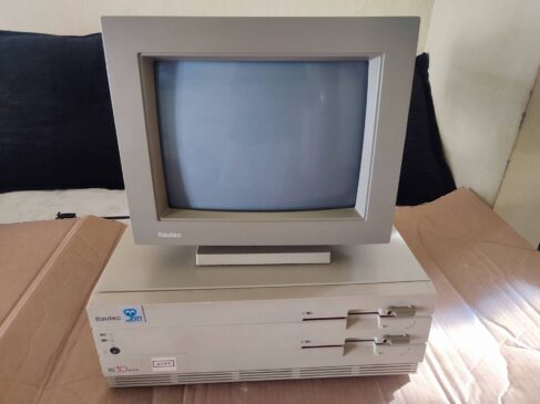 Computador Itautec da década de 90
