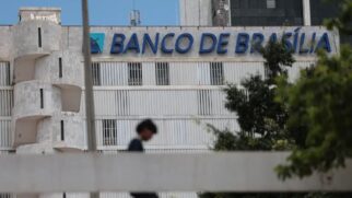 A sede do Banco de Brasília (BRB), palco de uma crise financeira bilionária que pautou o encerramento do governo de Ibaneis. Joédson Alves/Agência Brasil