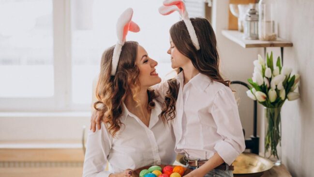 Com ovos de chocolate mais caros e restrições alimentares em alta, famílias brasileiras apostam em brinquedos, livros e lembranças para manter a tradição da Páscoa