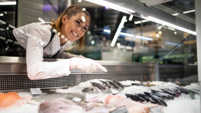 Consumidores passaram a encontrar pescados frescos e congelados em supermercados online