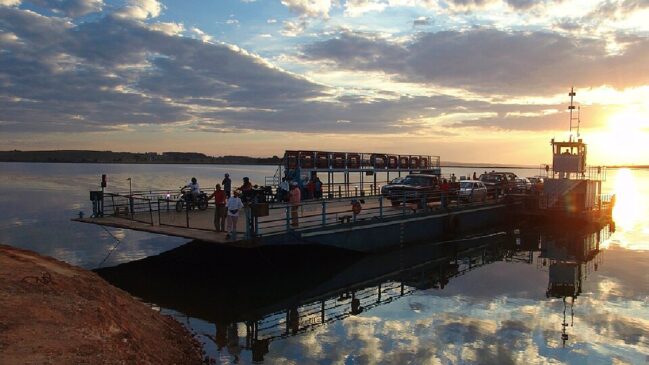 uia atualizado explica como funciona a balsa no litoral paulista, incluindo tempo de viagem, pagamento e Taxa de Preservação Ambiental.