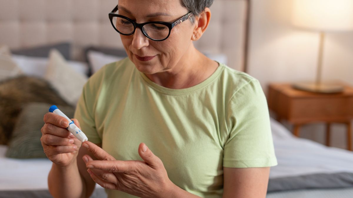 Para mulheres com diabetes, menopausa pode trazer desafios extras no controle da glicemia