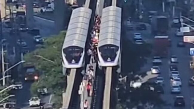 De acordo com o Metrô de São Paulo, o problema começou por volta das 16h30, após uma interferência na via
