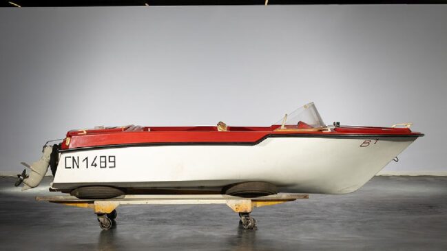 Modelo Renault-Penhoët Runabout RP1 "Barracuda II", lançado em 1961, foi arrematado por 6.020 euros