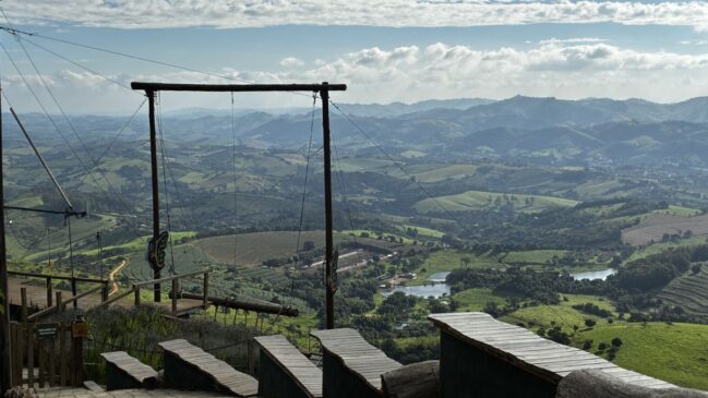Maior balanço da América do Sul, no Parque Pedra Bela Vista, em Socorro