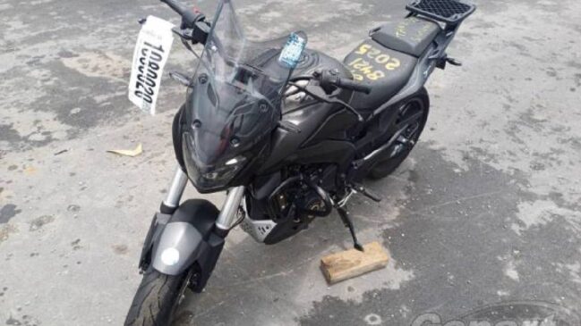 Outro lote que chama atenção é uma Bajaj Dominar 2025