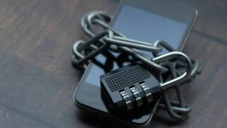 Plataforma oficial permite bloquear celular e contas bancárias após roubo ou furto.