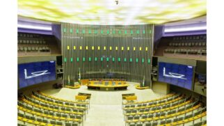 Manutenção dos 513 deputados federais e da estrutura do Plenário custa mais de R$ 1,8 bilhão por ano aos cofres públicos