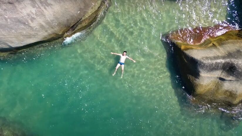 Praia do Laboratório, em Angra, estado do Rio, é uma das mais lindas do Brasil e famosa por suas águas quentes