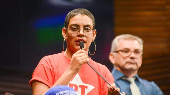 Parlamentar disse que vai registrar uma denúncia formal à Ouvidoria da Prefeitura nesta segunda-feira (2/3)