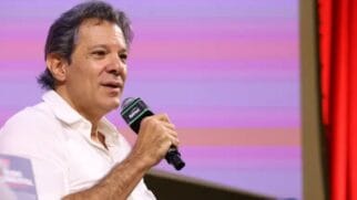 Em busca de diálogo, o ministro Fernando Haddad defende a estratégia de reconstrução gradual das contas públicas, apresentando suas metas como o caminho necessário para garantir a estabilidade econômica até o final de 2026. Rovena Rosa/Agência Brasil