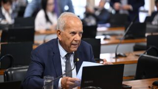 Texto aprovado é um substitutivo apresentado pelo relator, senador Oriovisto Guimarães (PSDB-PR)