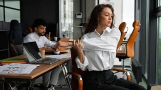Pequenos movimentos fazem diferença para quem passa horas em frente ao computador