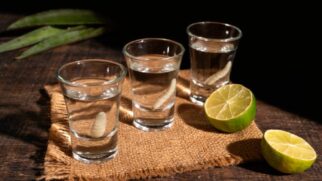 Revolta da Cachaça (16601661): quando impostos e controle metropolitano provocaram um movimento popular.